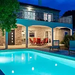 Luxury Agape - Heated Pool, Jacuzzi & Peaceful Retreat Near Zadar * Rastevic