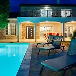 Villa Agape - Heated Pool *