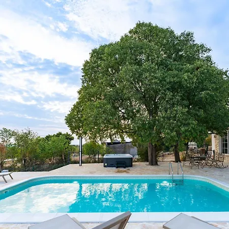 Villa Luxury Agape - Heated Pool, Jacuzzi & Peaceful Retreat Near Zadar Rastevic