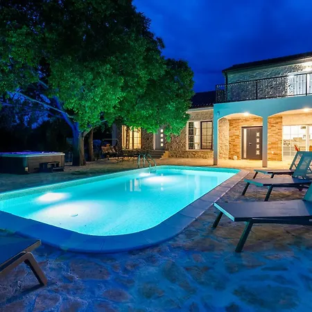 Villa Luxury Agape - Heated Pool, Jacuzzi & Peaceful Retreat Near Zadar