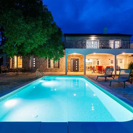 Villa Agape - Heated Pool Rastevic