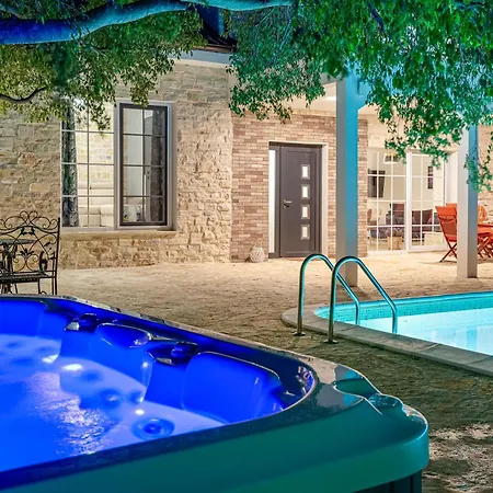 Luxury Agape - Heated Pool, Jacuzzi & Peaceful Retreat Near Zadar Rastevic