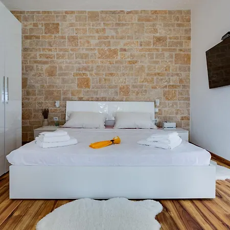 Villa Luxury Agape - Heated Pool, Jacuzzi & Peaceful Retreat Near Zadar Rastevic