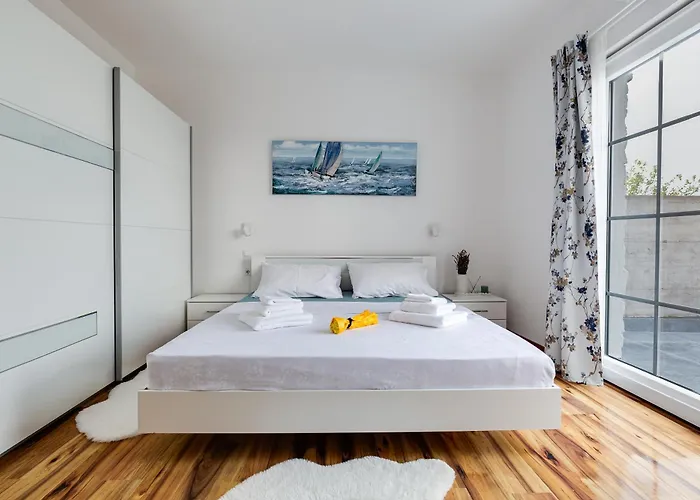 Agape - Heated Pool Villa Rastevic