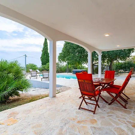 Luxury Agape - Heated Pool, Jacuzzi & Peaceful Retreat Near Zadar 빌라 *