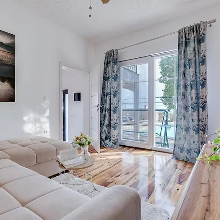 Villa Agape - Heated Pool