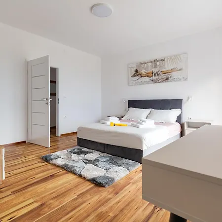 Villa Agape - Heated Pool Rastevic