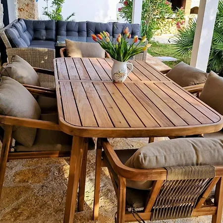 Luxury Agape - Heated Pool, Jacuzzi & Peaceful Retreat Near Zadar Villa