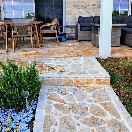 Luxury Agape - Heated Pool, Jacuzzi & Peaceful Retreat Near Zadar Rastevic
